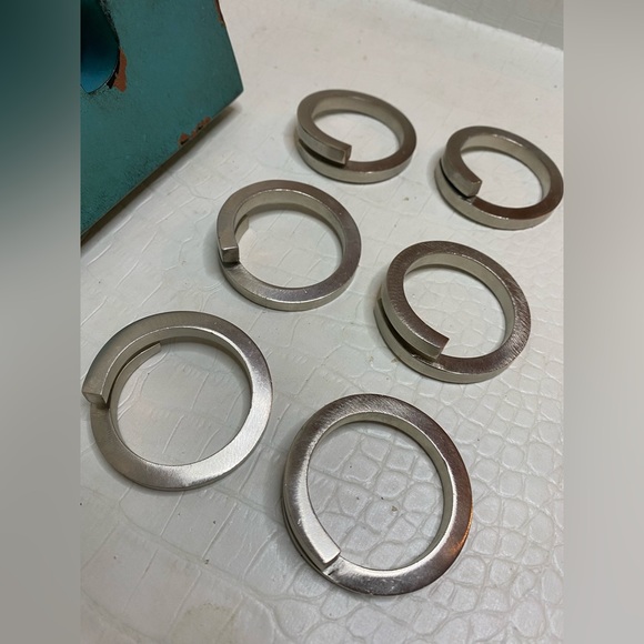 Dillards Other - Set of 6 Silver Overlapping Silver Napkin Rings